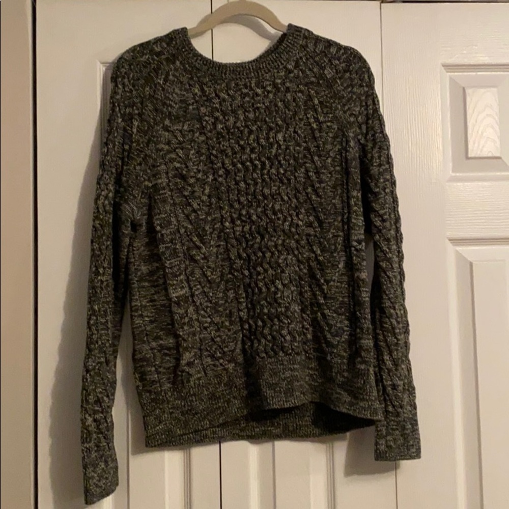 Gap sweater